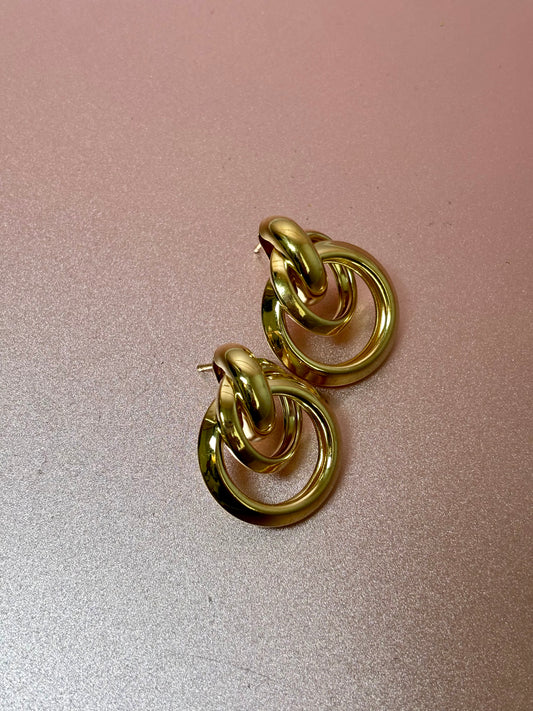 Gold metal Earrings Circle Shaped